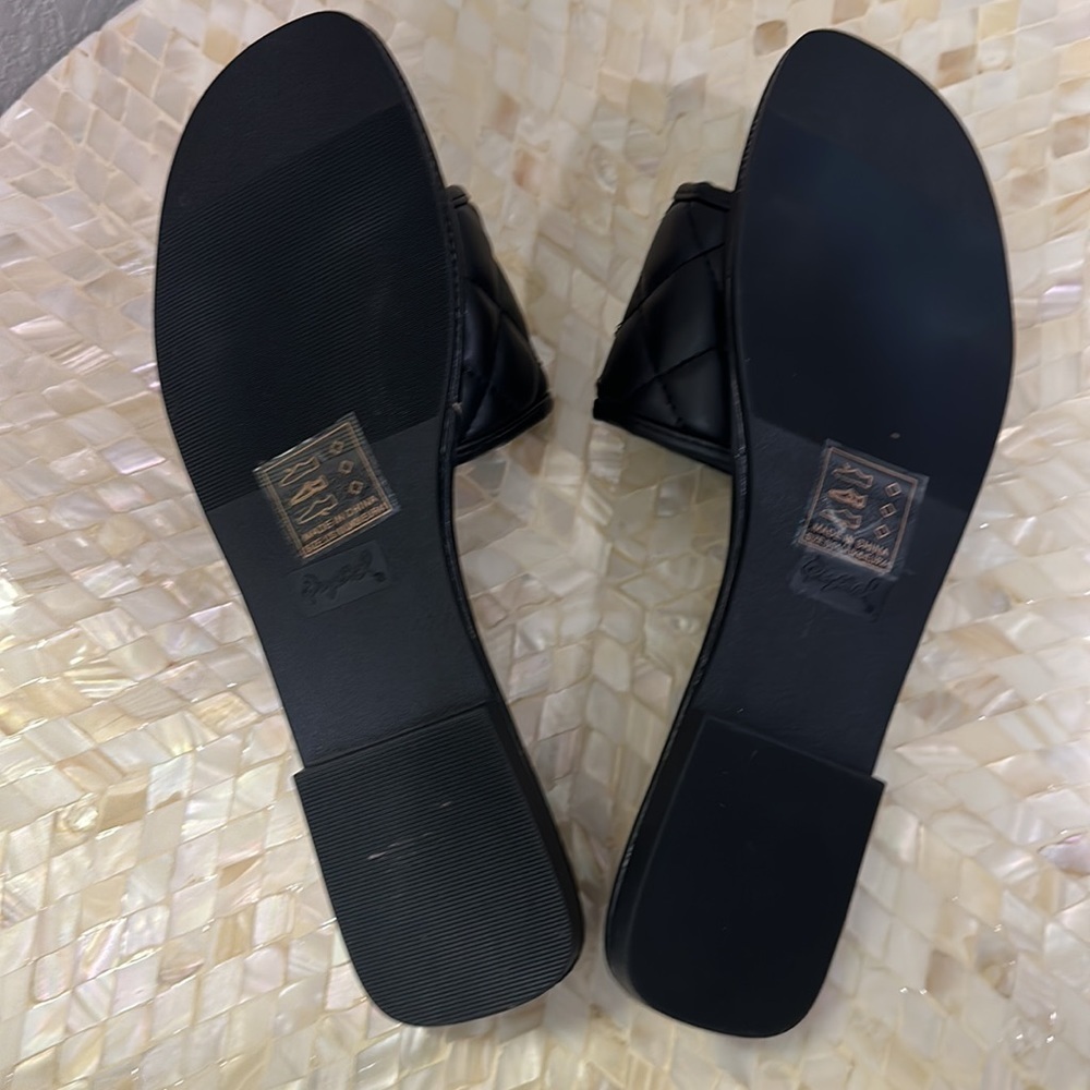 Qupid Black Faux Leather Slipper In Size 10 - Picture 6 of 8